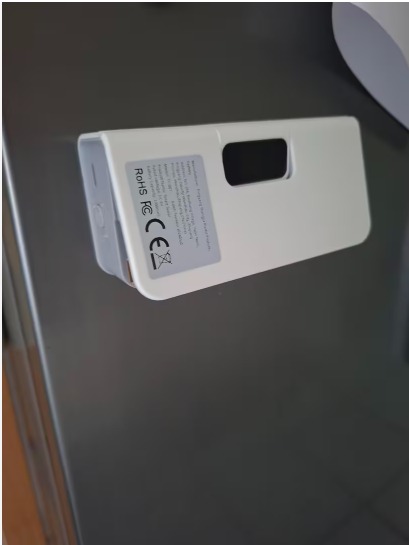 Sealvero bag sealer stuck magnetically to a fridge door